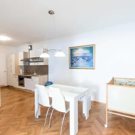 Rathausplatz Apartment *