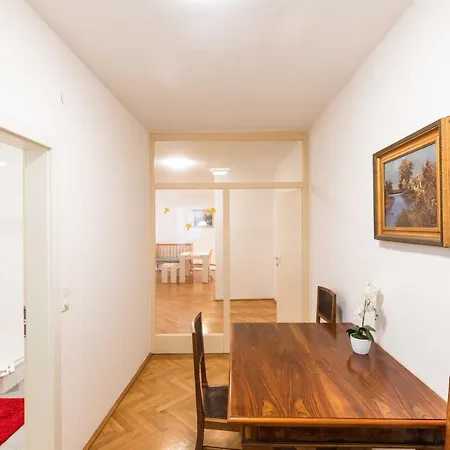 Apartament Rathausplatz *