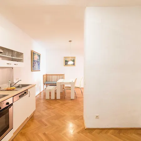 Apartament Rathausplatz *