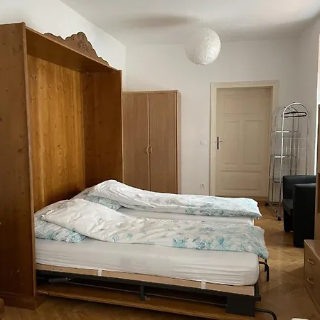 Rathausplatz * Sankt Poelten