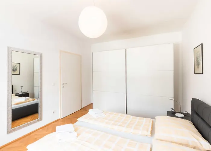 Rathausplatz Appartement Sankt Poelten