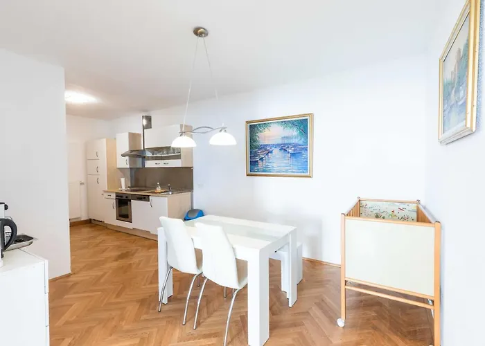 Rathausplatz Appartement *