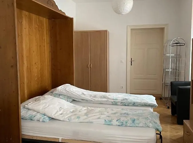 Rathausplatz * Sankt Poelten